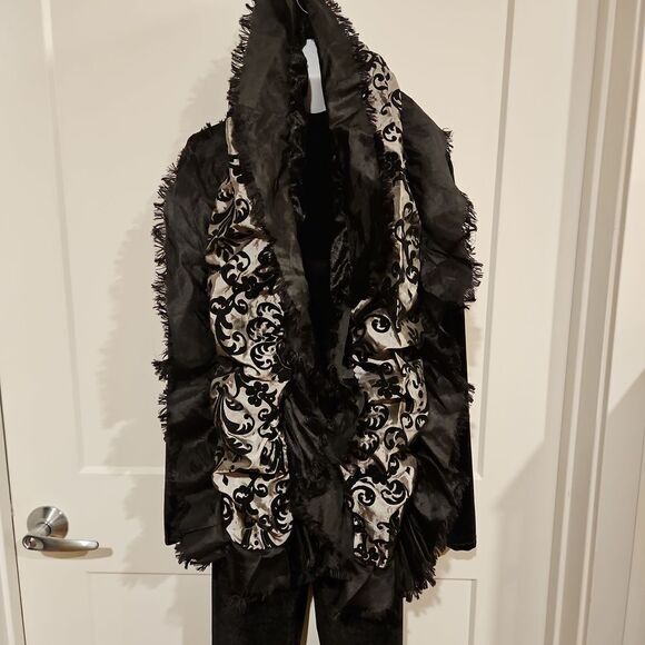 Vintage Reversible Statement Scarf Black Velvet/Gray and Black Pattern - Picture 5 of 9